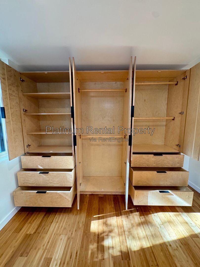 1 Bedroom condo in AMAZING midtown location by Platinum Property Management Services, Inc. property image