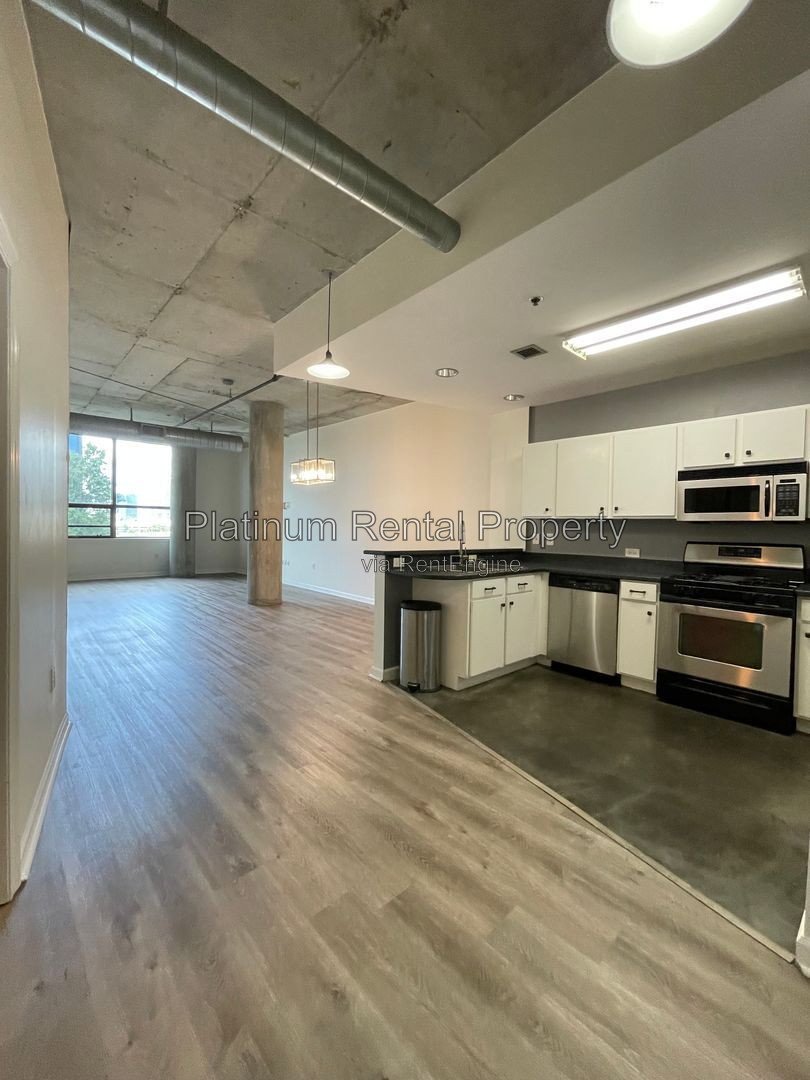 Spectacular studio condo in the heart of Downtown Atlanta, by Platinum Property Management Services, Inc. property image