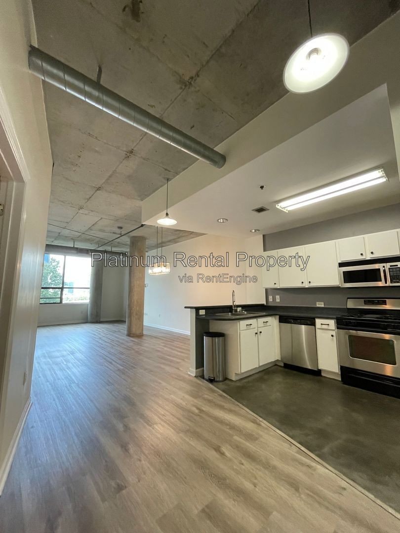 Spectacular studio condo in the heart of Downtown Atlanta, by Platinum Property Management Services, Inc. property image