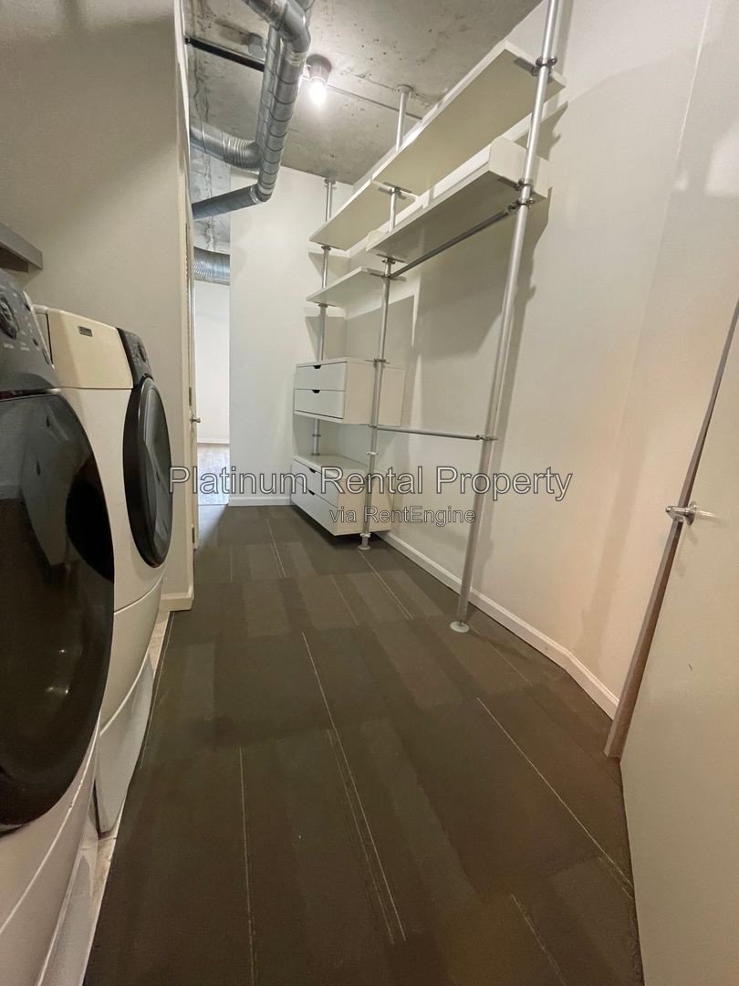 Spectacular studio condo in the heart of Downtown Atlanta, by Platinum Property Management Services, Inc. property image