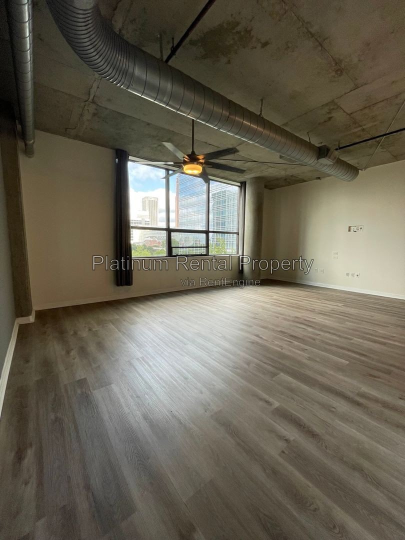Spectacular studio condo in the heart of Downtown Atlanta, by Platinum Property Management Services, Inc. property image
