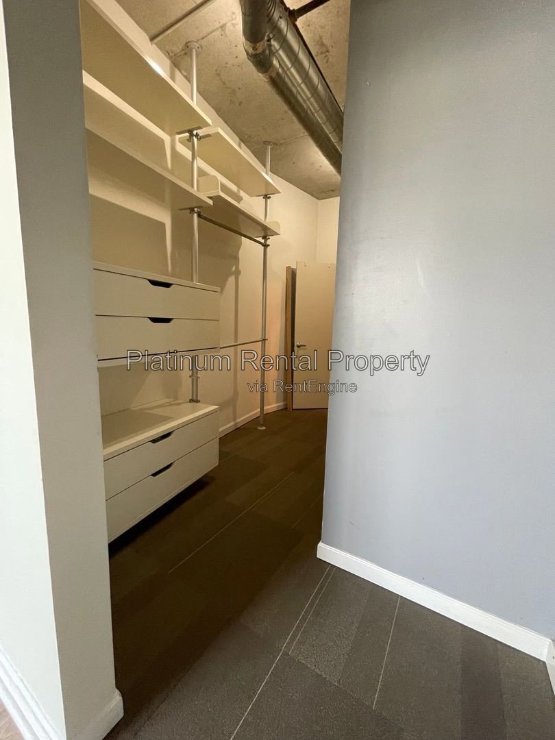 Spectacular studio condo in the heart of Downtown Atlanta, by Platinum Property Management Services, Inc. property image