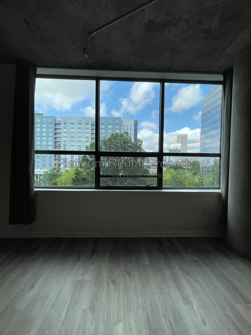 Spectacular studio condo in the heart of Downtown Atlanta, by Platinum Property Management Services, Inc. property image