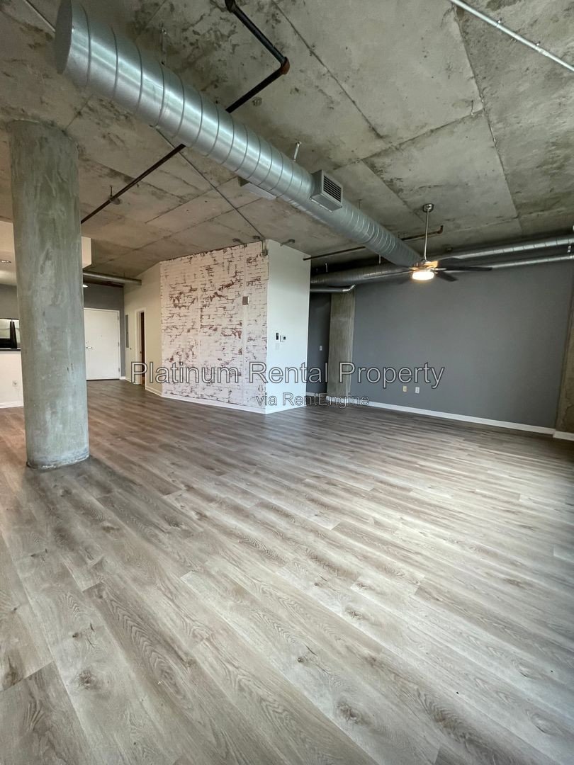 Spectacular studio condo in the heart of Downtown Atlanta, by Platinum Property Management Services, Inc. property image