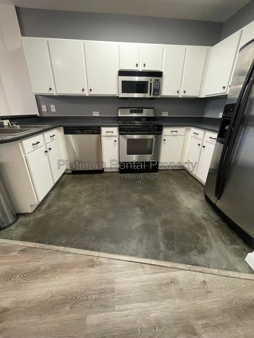 Spectacular studio condo in the heart of Downtown Atlanta, by Platinum Property Management Services, Inc. property image