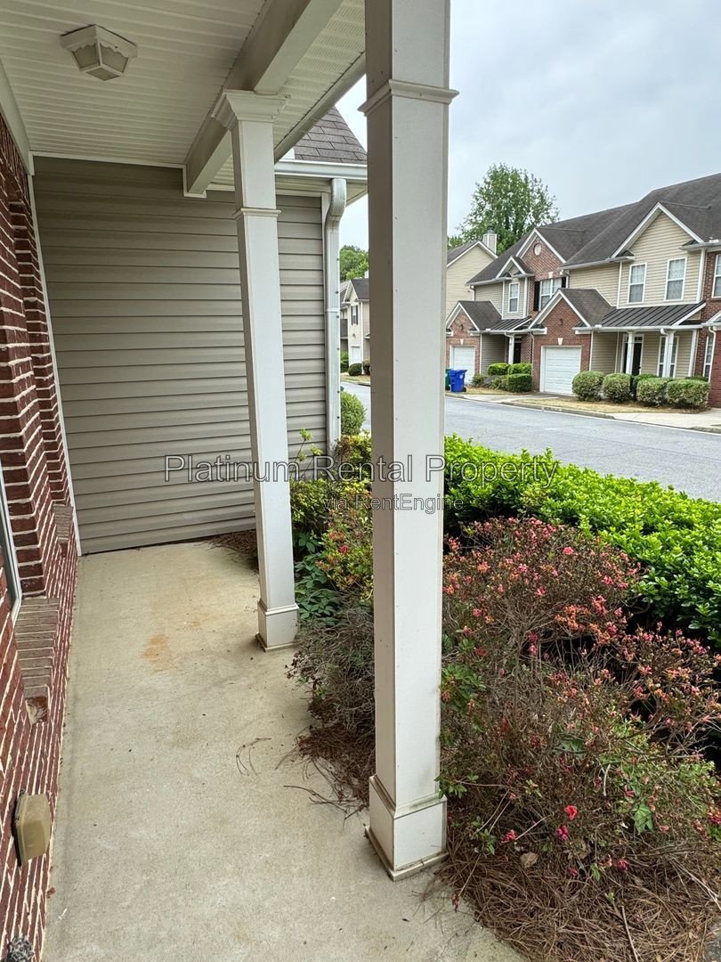 Spotless END Unit 3 Bedroom Townhome in Atlanta by Platinum Property Management Services, Inc. property image