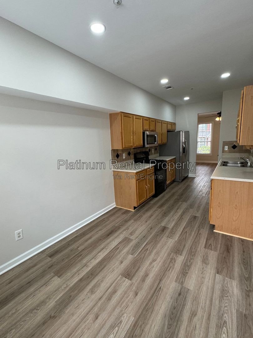 Spotless END Unit 3 Bedroom Townhome in Atlanta by Platinum Property Management Services, Inc. property image