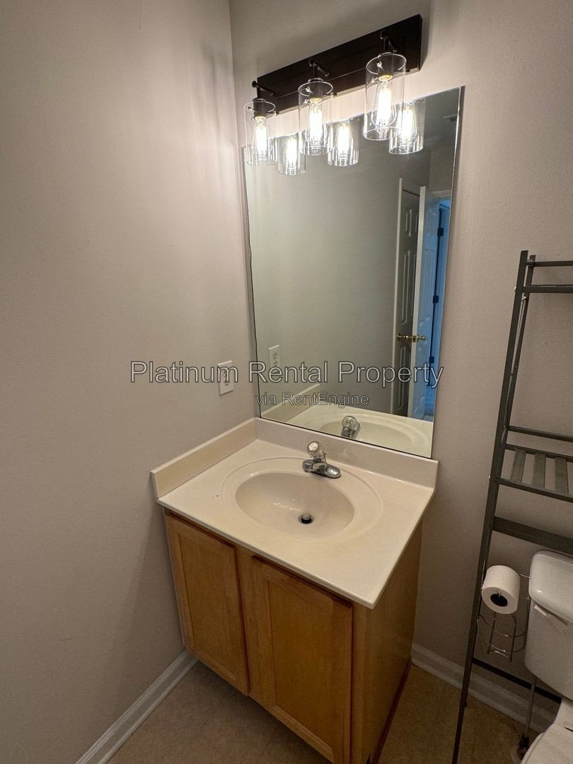 Spotless END Unit 3 Bedroom Townhome in Atlanta by Platinum Property Management Services, Inc. property image