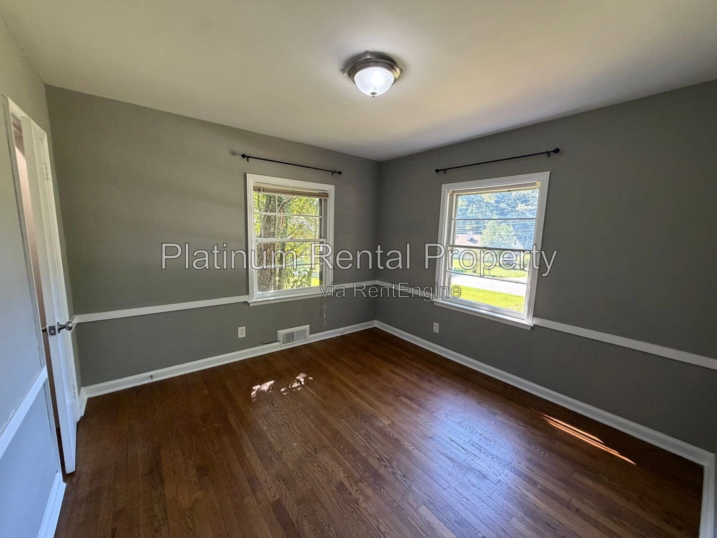 Updated 4 bedroom Brick Ranch home for rent in Atlanta by Platinum Property Management Services, Inc. property image