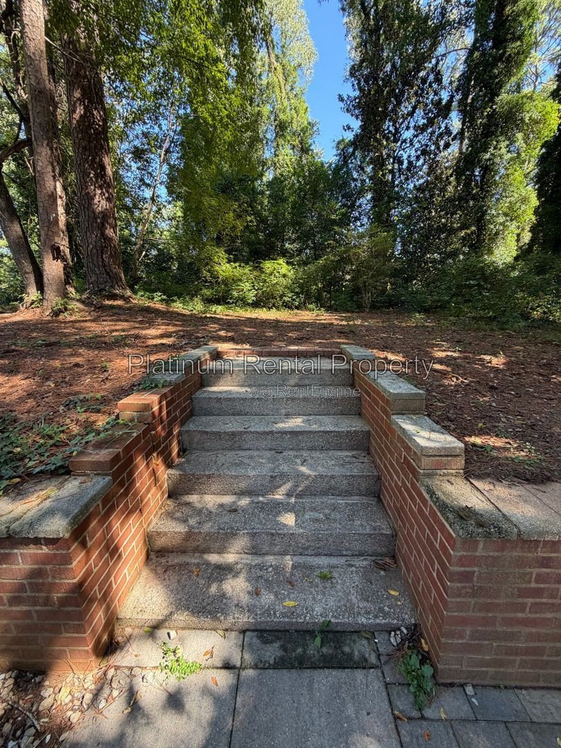 Updated 4 bedroom Brick Ranch home for rent in Atlanta by Platinum Property Management Services, Inc. property image