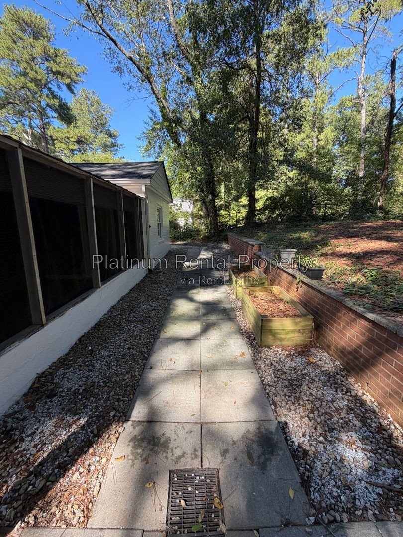 Updated 4 bedroom Brick Ranch home for rent in Atlanta by Platinum Property Management Services, Inc. property image