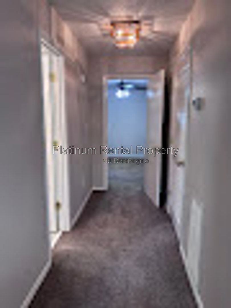 Spacious 2 bedroom/2 bathroom condo with modern updates  just minutes from The Battery by Platinum Property Management Services, Inc. property image
