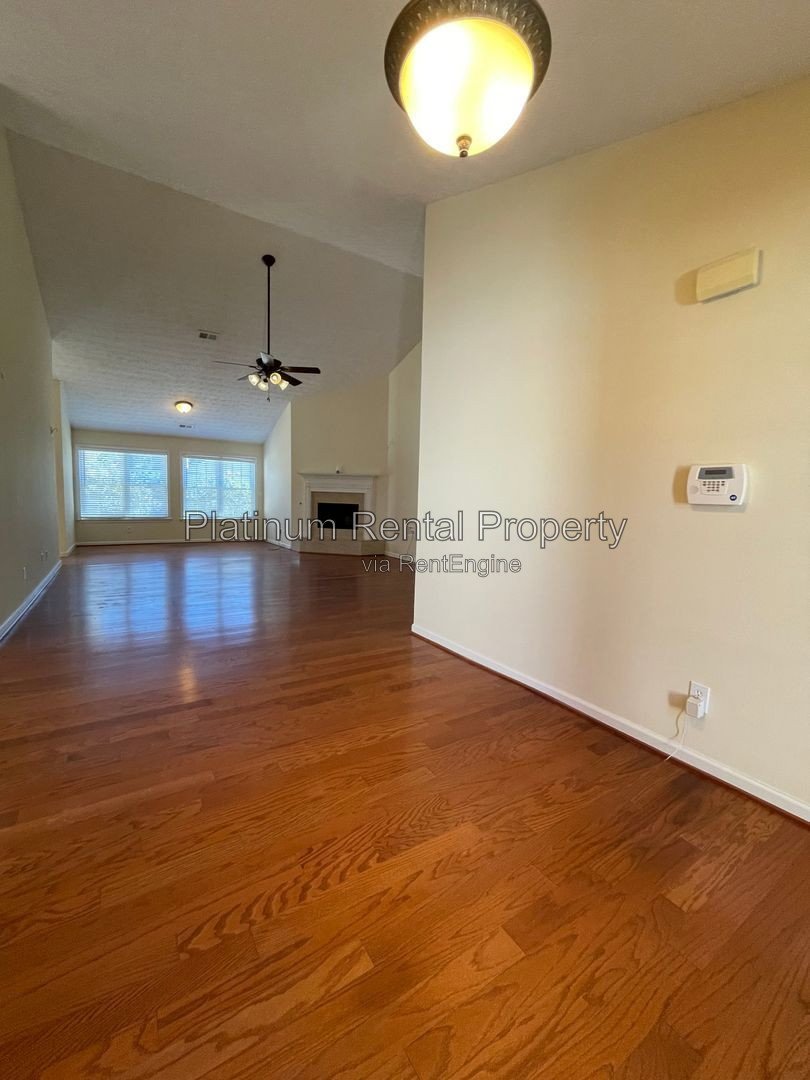 Fabulous, 3 bedroom ranch in desirable Dallas community by Platinum Property Management Services, Inc. property image