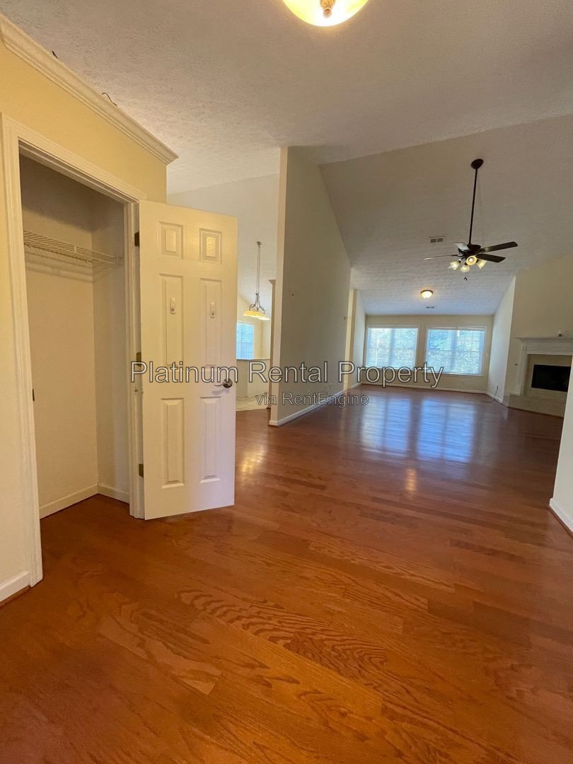 Fabulous, 3 bedroom ranch in desirable Dallas community by Platinum Property Management Services, Inc. property image