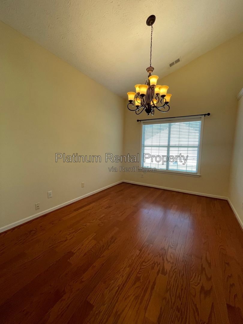 Fabulous, 3 bedroom ranch in desirable Dallas community by Platinum Property Management Services, Inc. property image