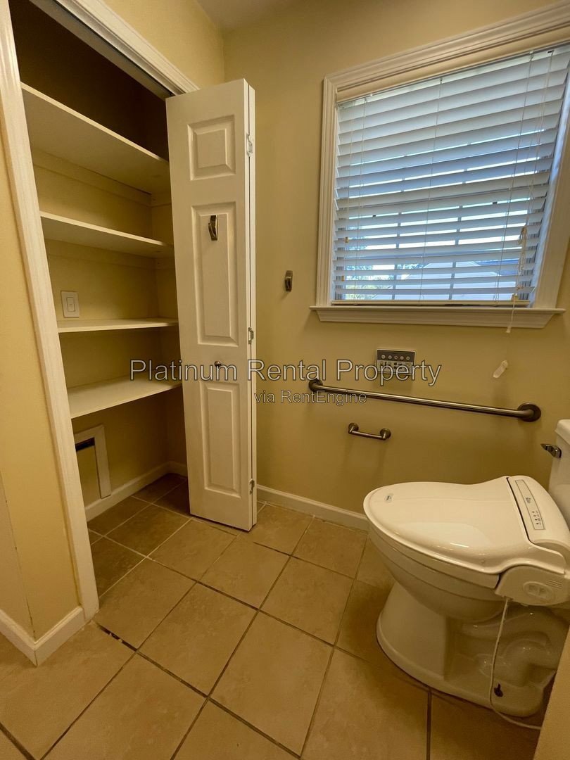 Fabulous, 3 bedroom ranch in desirable Dallas community by Platinum Property Management Services, Inc. property image