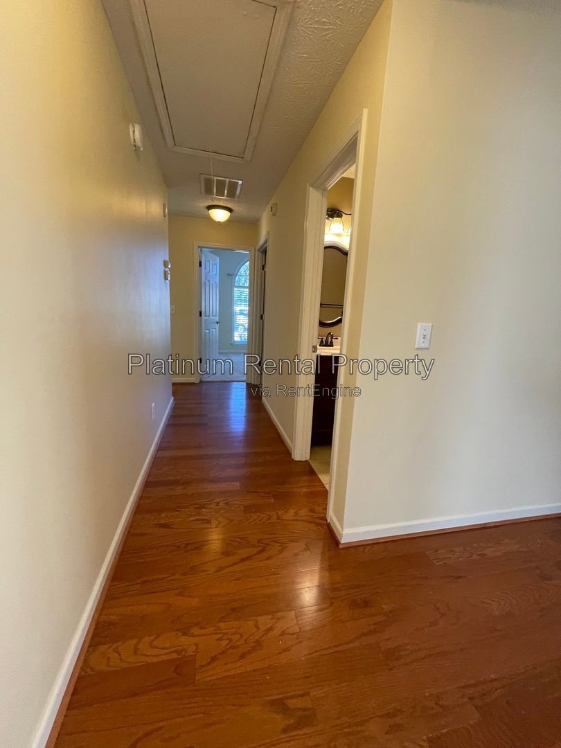 Fabulous, 3 bedroom ranch in desirable Dallas community by Platinum Property Management Services, Inc. property image
