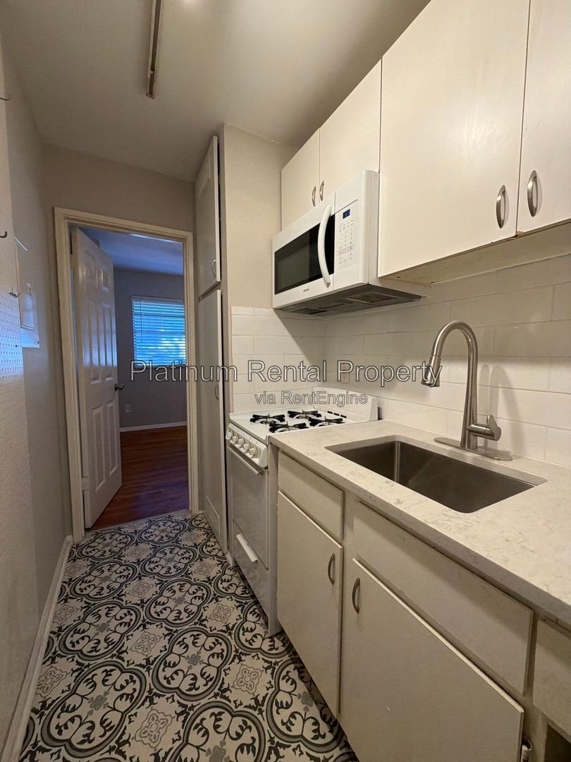 Amazing Location Mid-town Atlanta Condo For Rent, 1 Bedroom, 1 bath by Platinum Property Management Services, Inc property image