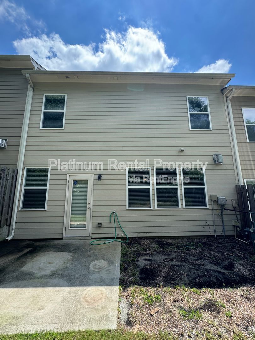Immaculate 3 Bedroom townhome in Atlanta by Platinum Property Management Services, Inc. property image