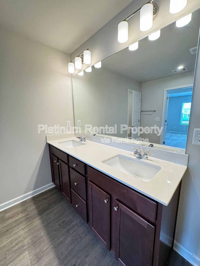 Immaculate 3 Bedroom townhome in Atlanta by Platinum Property Management Services, Inc. property image