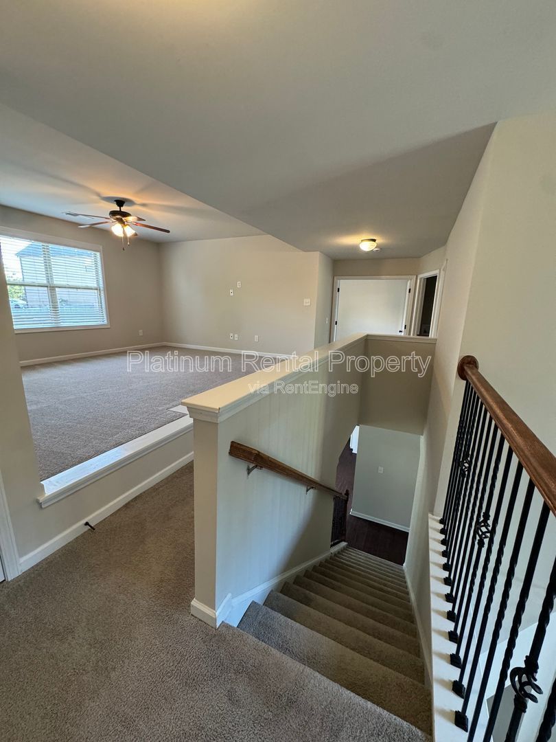 Beautiful and Spacious 5 Bedroom Dacula Home for Rent by Property Management Services, Inc. property image