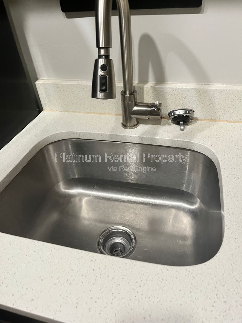 1 Bedroom Condo near Piedmont Park in Atlanta For Rent by Platinum Property Management Services, Inc. property image