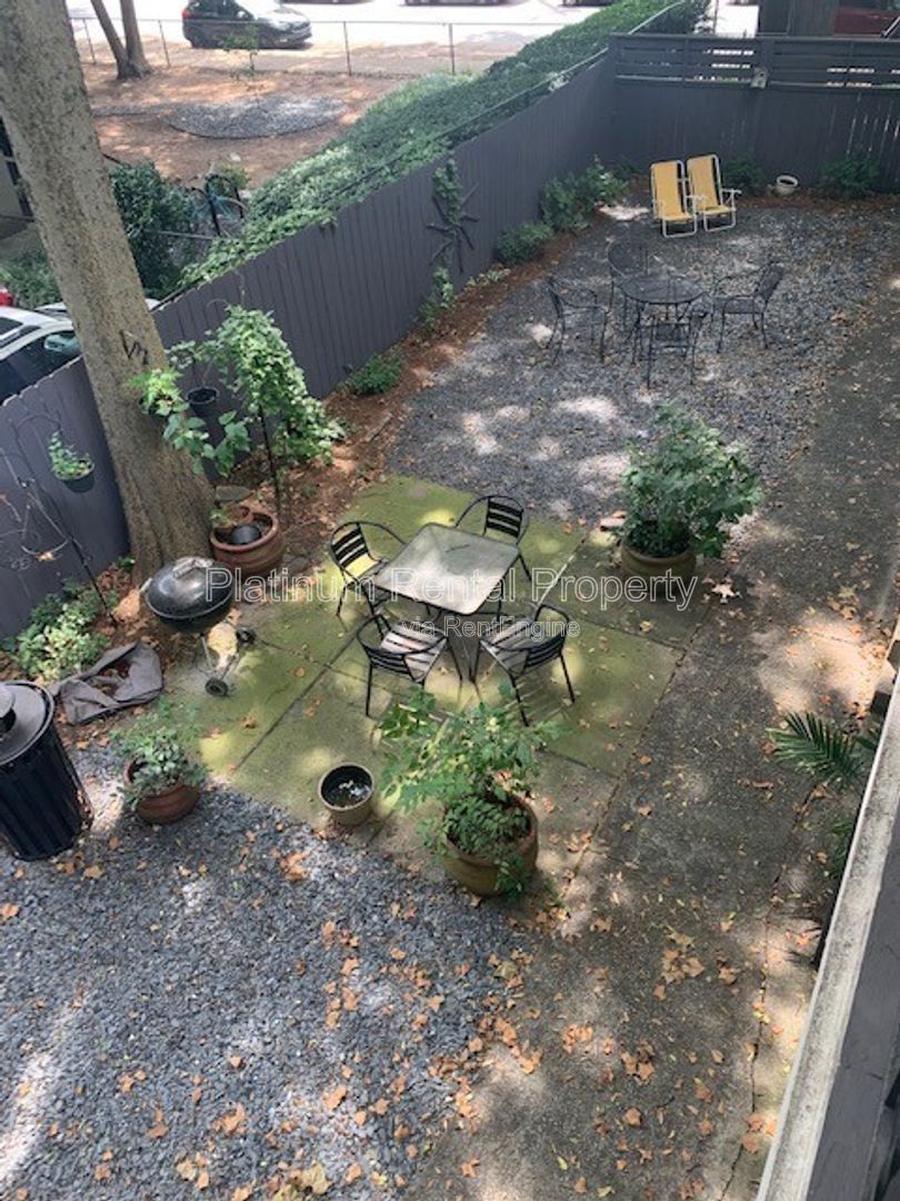 1 Bedroom Condo near Piedmont Park in Atlanta For Rent by Platinum Property Management Services, Inc. property image