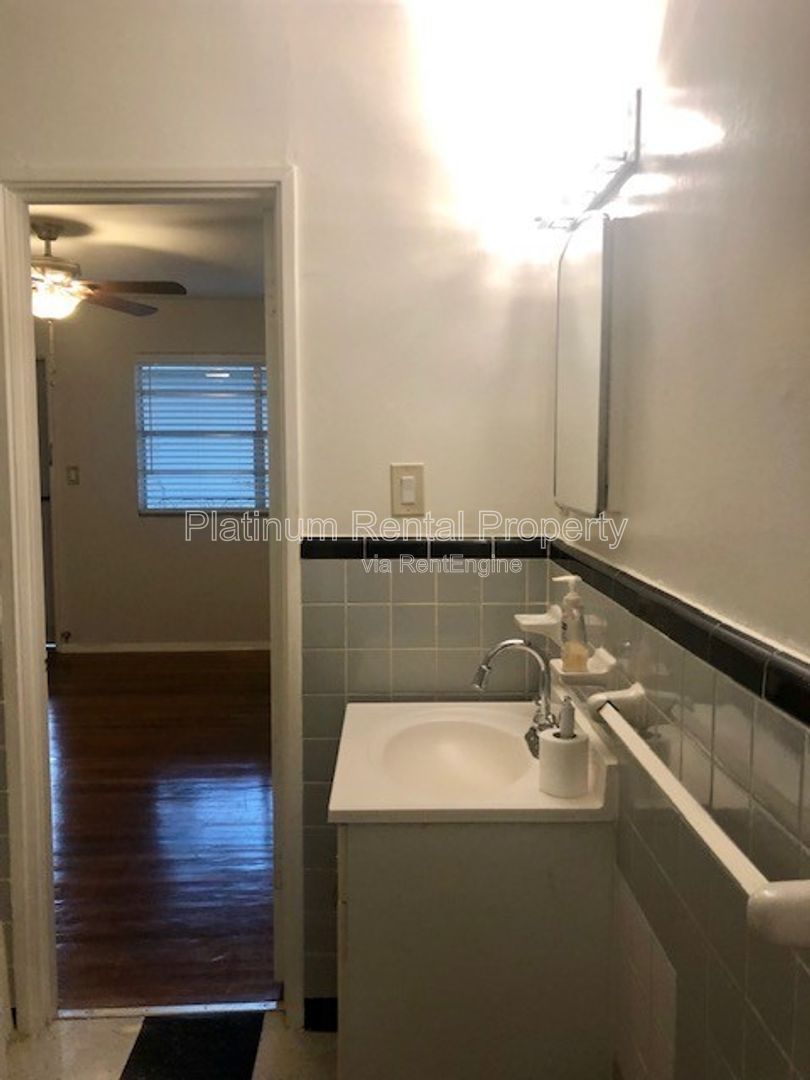 1 Bedroom Condo near Piedmont Park in Atlanta For Rent by Platinum Property Management Services, Inc. property image