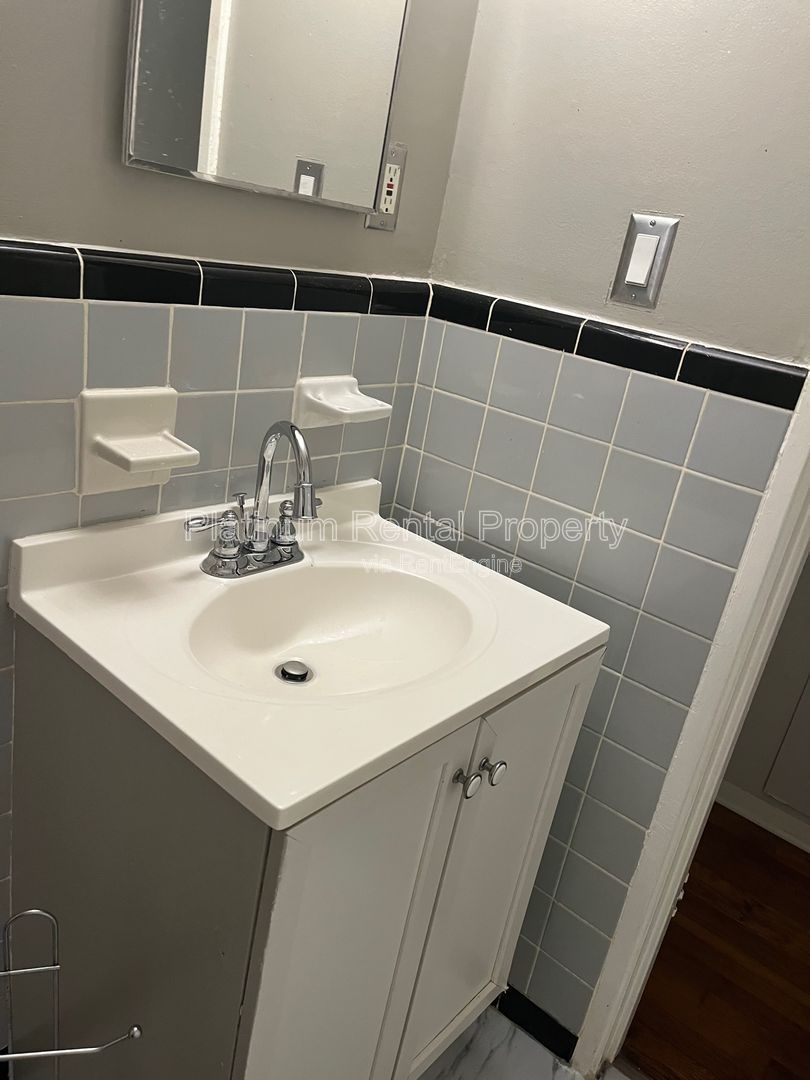 1 Bedroom Condo near Piedmont Park in Atlanta For Rent by Platinum Property Management Services, Inc. property image