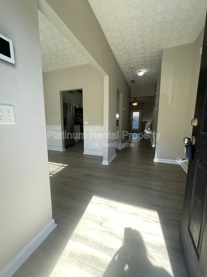 Wonderful, 3 bedroom, 2.5 bath townhome in sought after Atlanta neighborhood by Platinum Property Management Services, Inc. property image