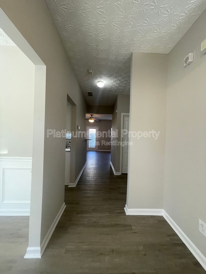 Wonderful, 3 bedroom, 2.5 bath townhome in sought after Atlanta neighborhood by Platinum Property Management Services, Inc. property image