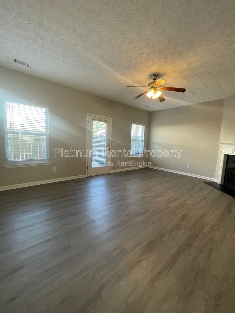 Wonderful, 3 bedroom, 2.5 bath townhome in sought after Atlanta neighborhood by Platinum Property Management Services, Inc. property image