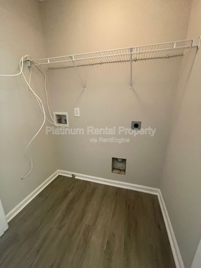 Wonderful, 3 bedroom, 2.5 bath townhome in sought after Atlanta neighborhood by Platinum Property Management Services, Inc. property image