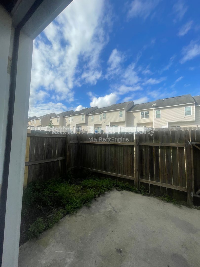 Wonderful, 3 bedroom, 2.5 bath townhome in sought after Atlanta neighborhood by Platinum Property Management Services, Inc. property image