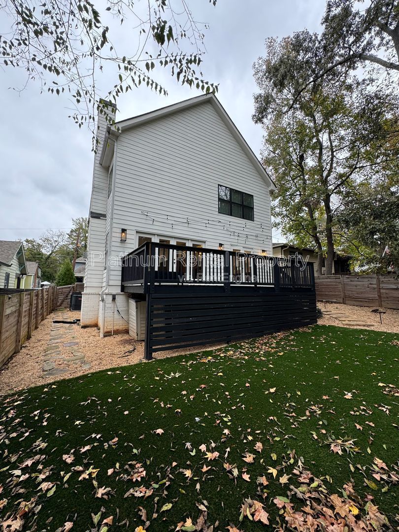 Spectacular Better-Than-New Modern 4 bedroom house in prime In-Town Atlanta location by Platinum Property Management, Services, Inc. property image