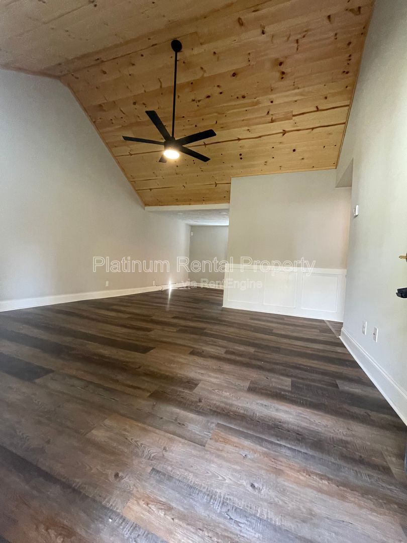 Charming, updated 3-bedroom home in the heart of Hoschton by Platinum Property Management Services, Inc. property image