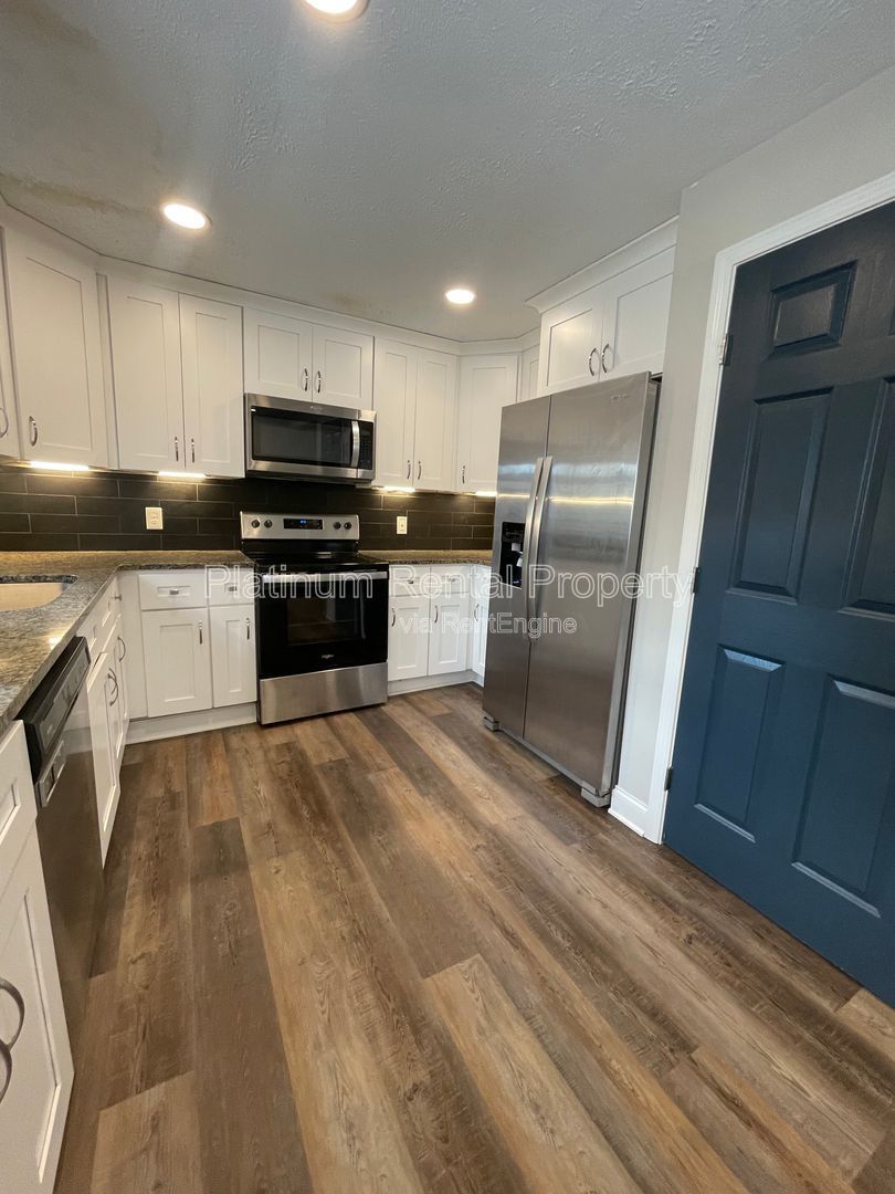 Charming, updated 3-bedroom home in the heart of Hoschton by Platinum Property Management Services, Inc. property image