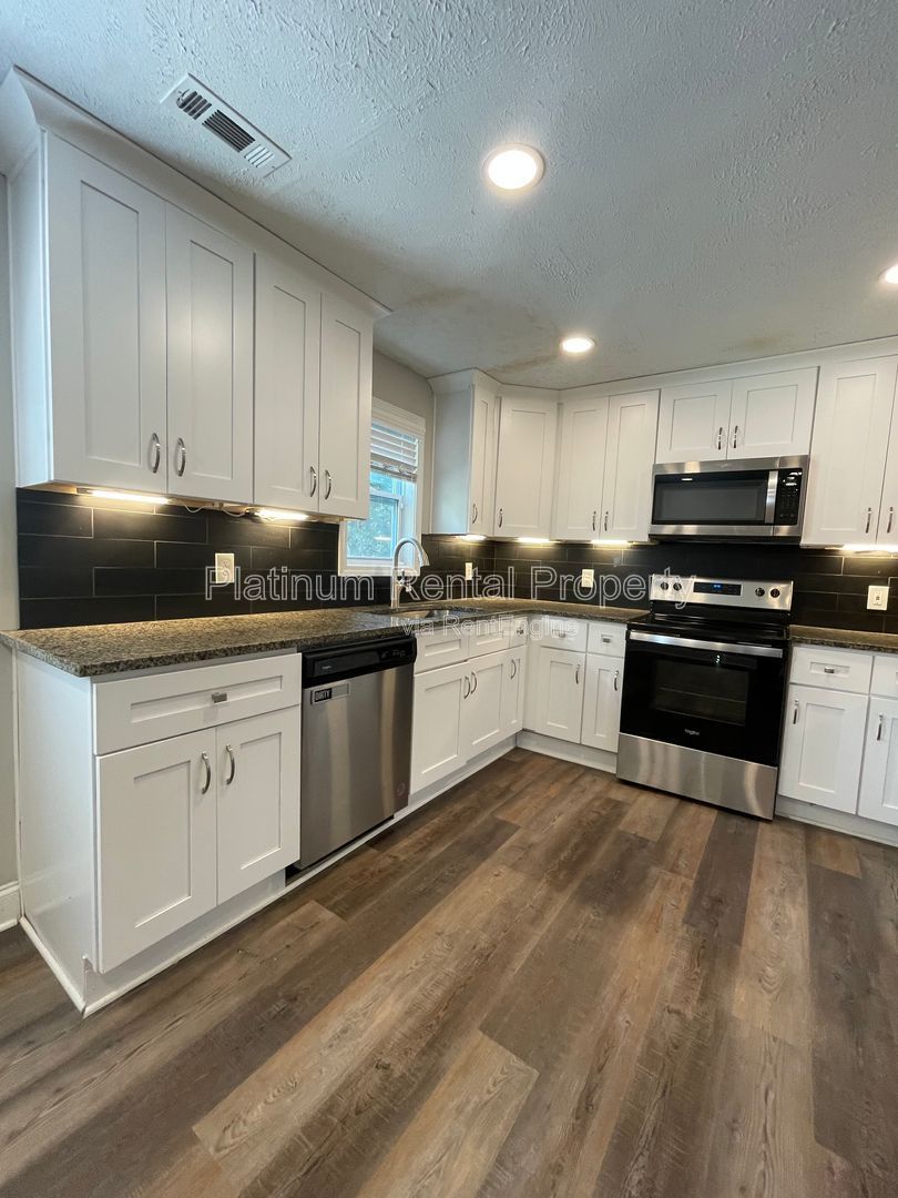 Charming, updated 3-bedroom home in the heart of Hoschton by Platinum Property Management Services, Inc. property image