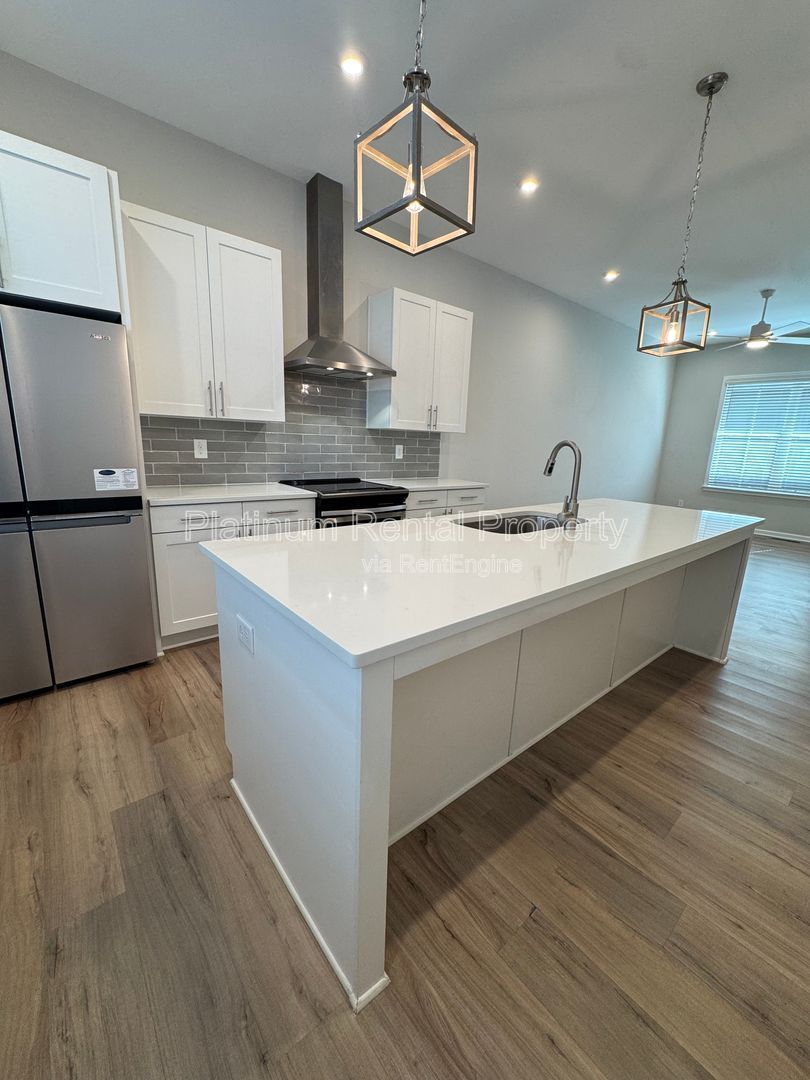 Spotless Buckhead Townhome For Rent, 2 Bedroom, 2 Bath by Platinum Property Management Services, Inc property image