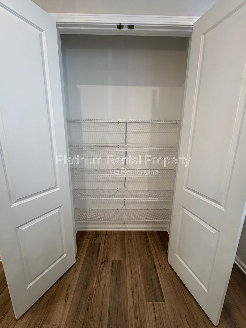 Spotless Buckhead Townhome For Rent, 2 Bedroom, 2 Bath by Platinum Property Management Services, Inc property image