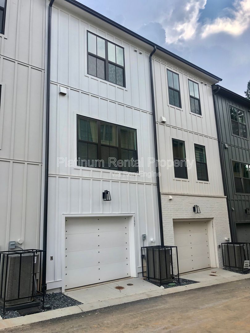 Spotless Buckhead Townhome For Rent, 2 Bedroom, 2 Bath by Platinum Property Management Services, Inc property image