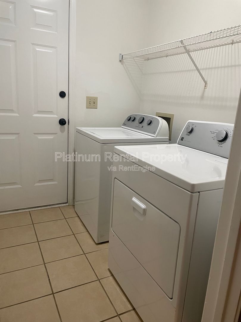 Location, location, location!  Gorgeous 3 bedroom home in desirable Roswell community by Platinum Property Management Services, Inc. property image