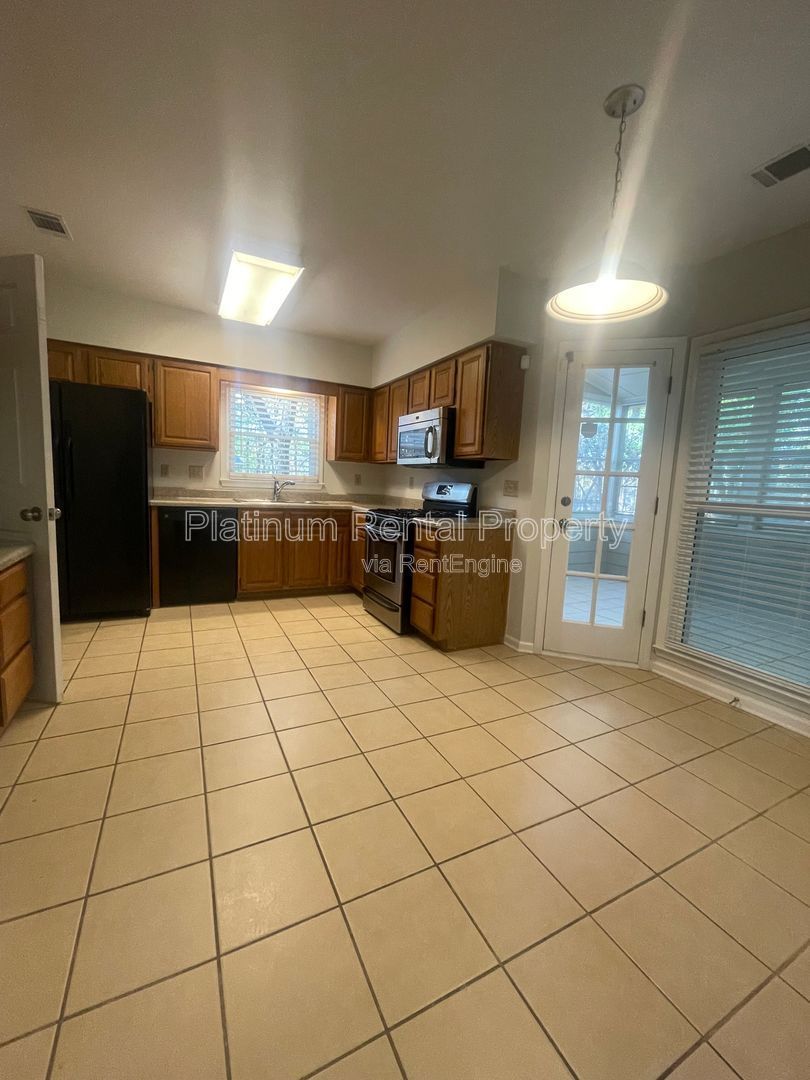 Location, location, location!  Gorgeous 3 bedroom home in desirable Roswell community by Platinum Property Management Services, Inc. property image