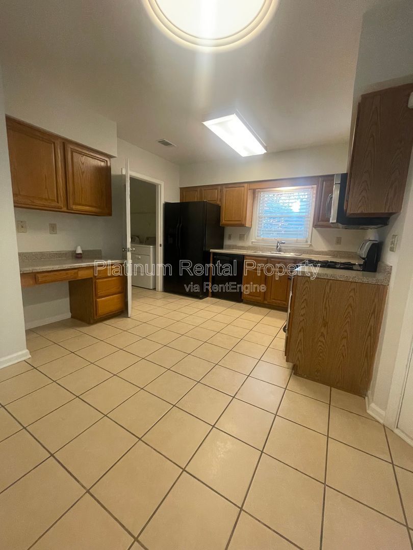 Location, location, location!  Gorgeous 3 bedroom home in desirable Roswell community by Platinum Property Management Services, Inc. property image