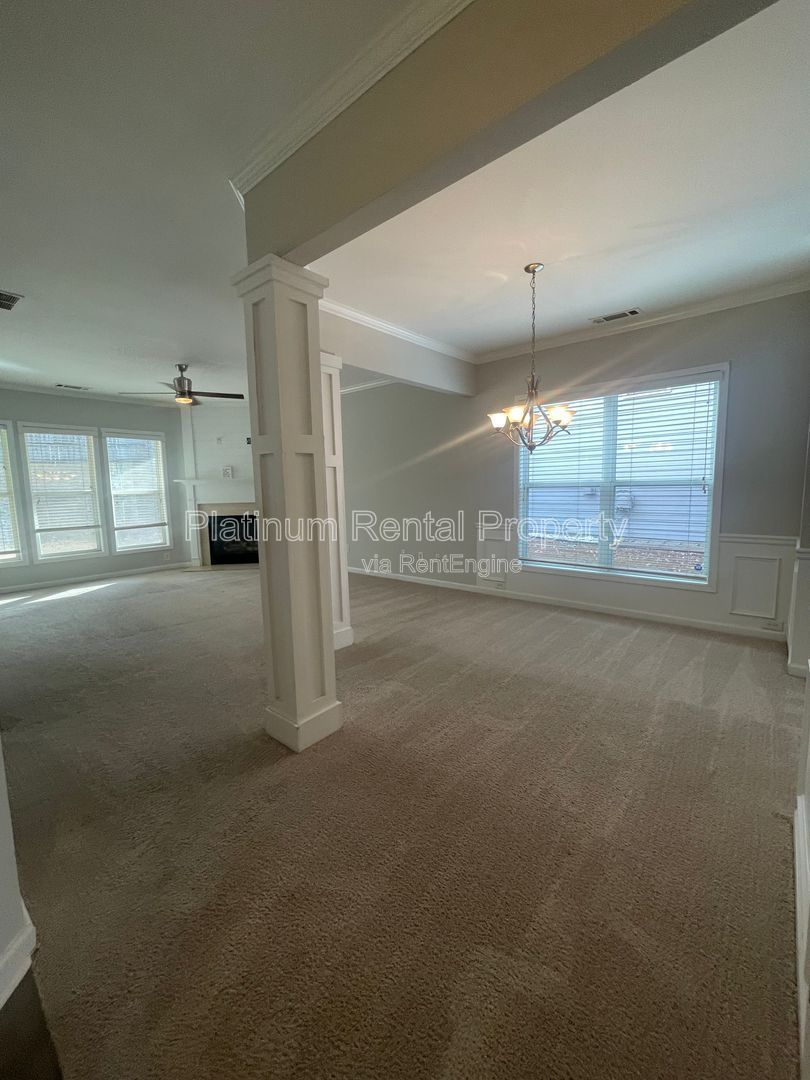 Wonderful 3 bedroom townhome in an unbeatable Cumming location by Platinum Property Management Services, Inc. property image