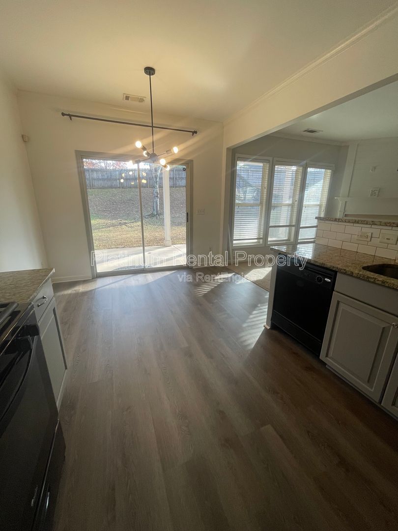 Wonderful 3 bedroom townhome in an unbeatable Cumming location by Platinum Property Management Services, Inc. property image