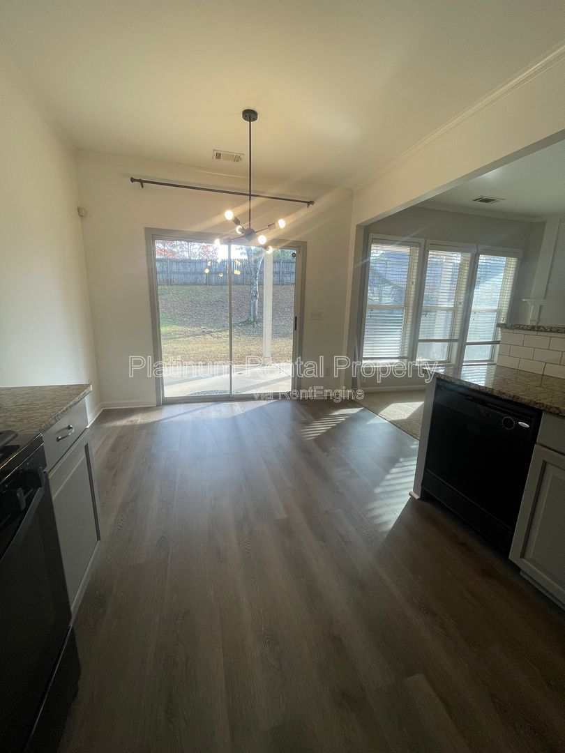 Wonderful 3 bedroom townhome in an unbeatable Cumming location by Platinum Property Management Services, Inc. property image