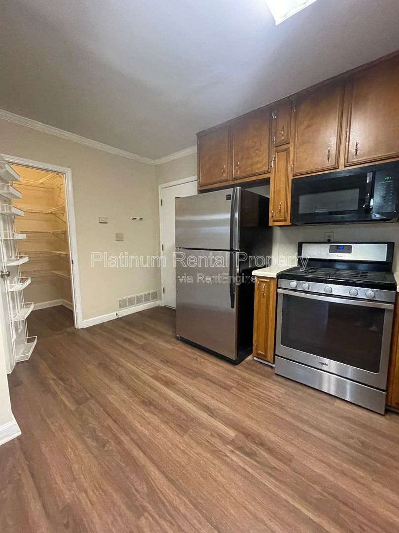 Location, Location, Location! This beautiful and well maintained three-bedroom townhome in convenient Peachtree Corners location is brought to you by Platinum Property Management Services, Inc. property image
