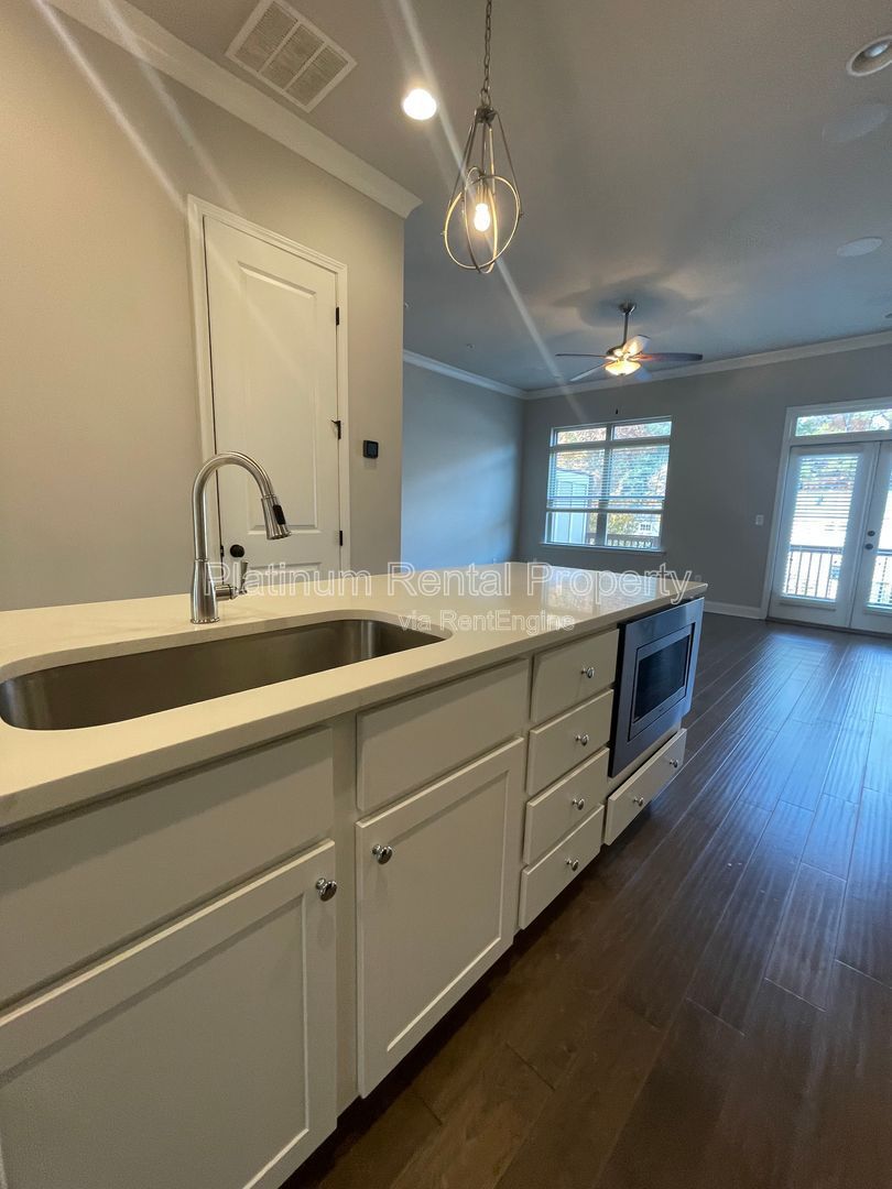 Fabulous, three-bedroom townhome in prime Smyrna/Vinings location by Platinum Property Management Services, Inc. property image