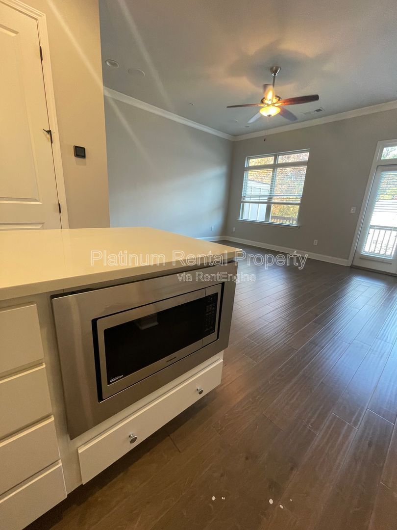 Fabulous, three-bedroom townhome in prime Smyrna/Vinings location by Platinum Property Management Services, Inc. property image